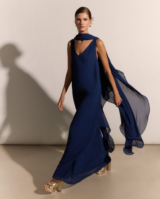 Vestido largo y fluido de mujer