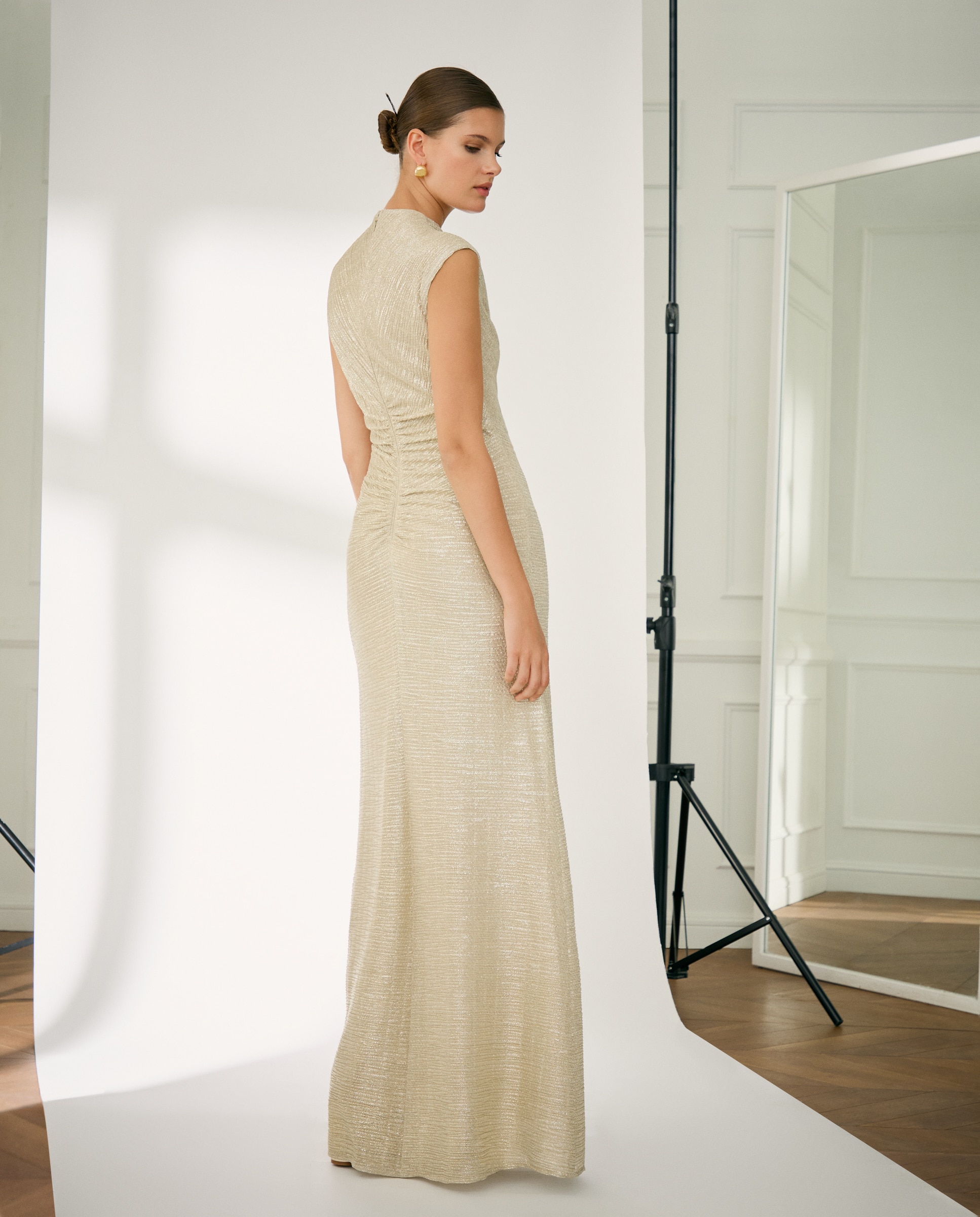 Vestido Comprido sem Mangas 390 Ouro-4