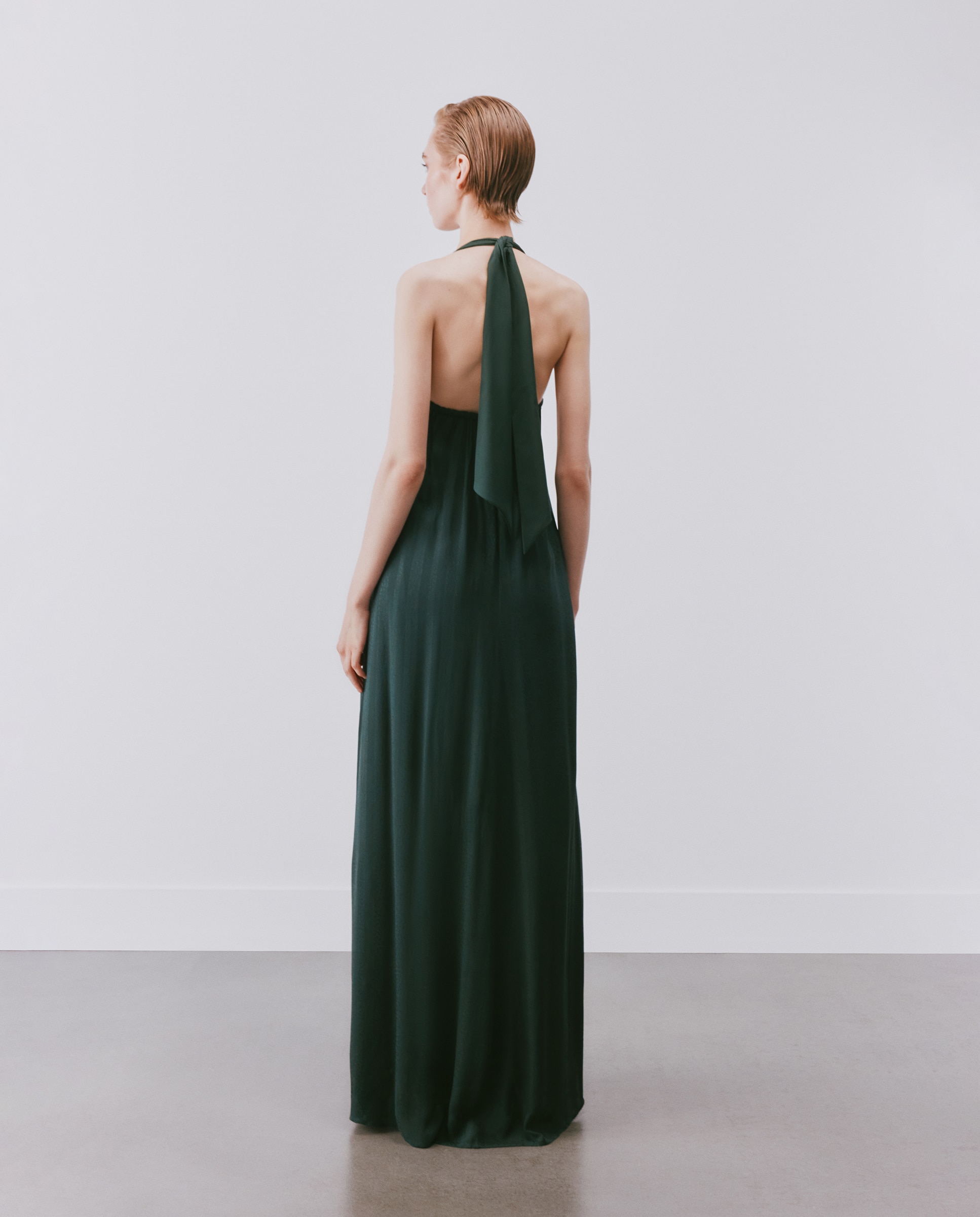 Vestido largo con pedrería y escote halter - Woman Fiesta El Corte Inglés - 530 Verde oscuro 530 Verde oscuro-3
