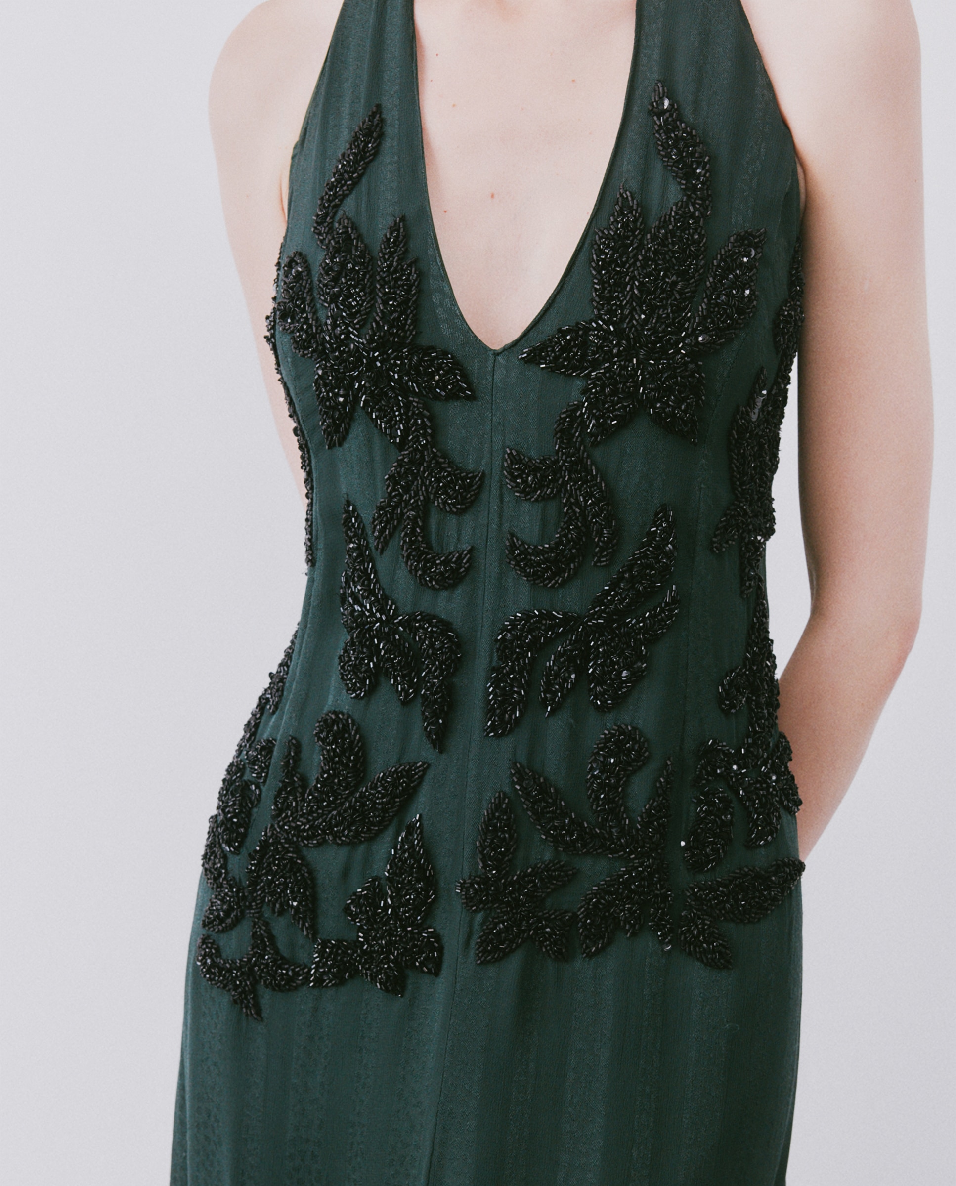 Vestido largo con pedrería y escote halter - Woman Fiesta El Corte Inglés - 530 Verde oscuro 530 Verde oscuro-4