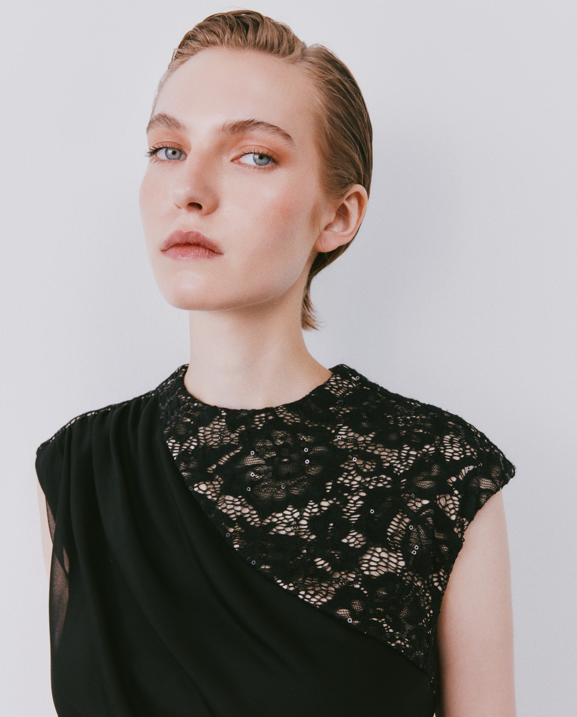 Vestido Comprido de Malha com Costas de Renda Preto-4