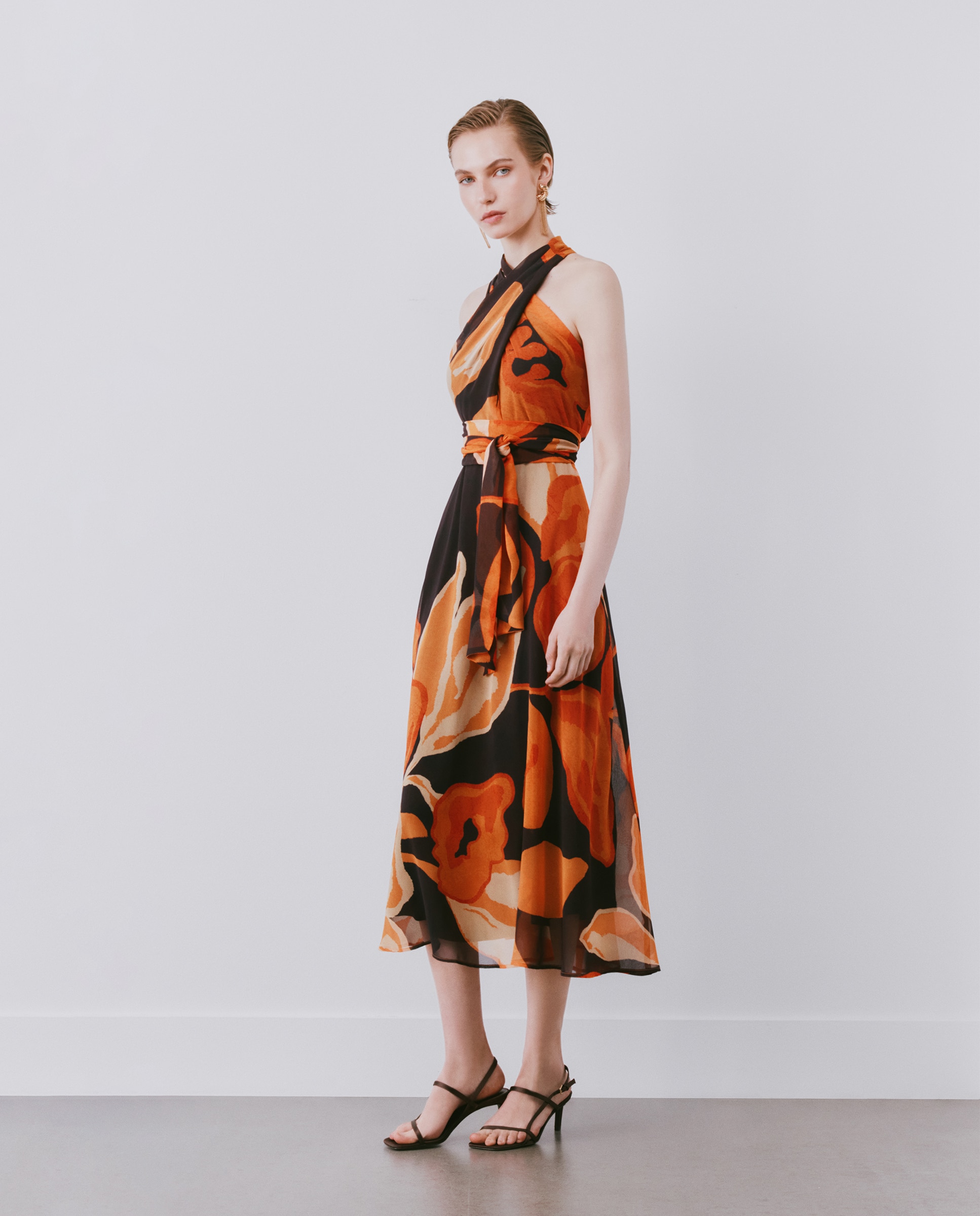 Imagen 2 de Vestido midi cuello halter - Woman Fiesta El Corte Inglés - Marrón Marrón
