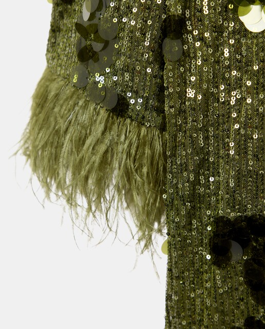 Vestido midi con lentejuelas y plumas en mangas de mujer