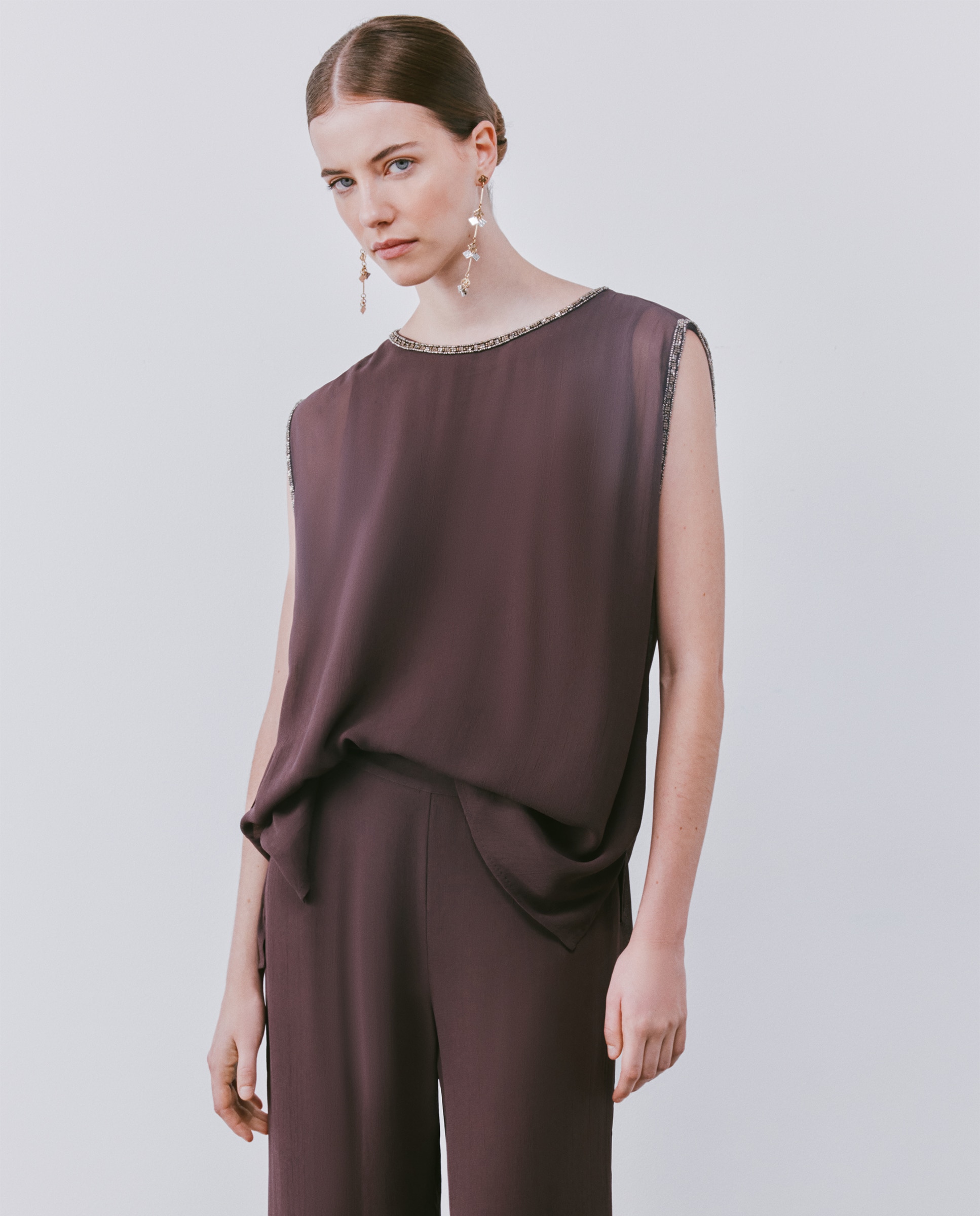 Conjunto de Chiffon com Pedraria Castanho-4