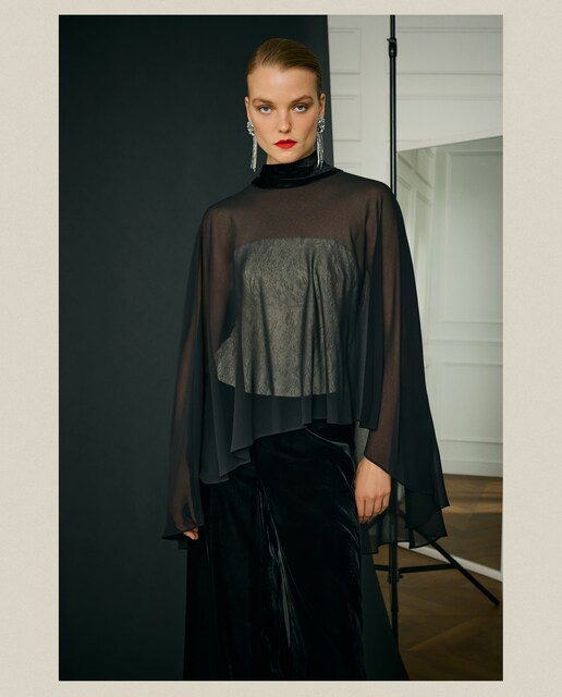 Imagen 0 de Capa de gasa lisa de mujer