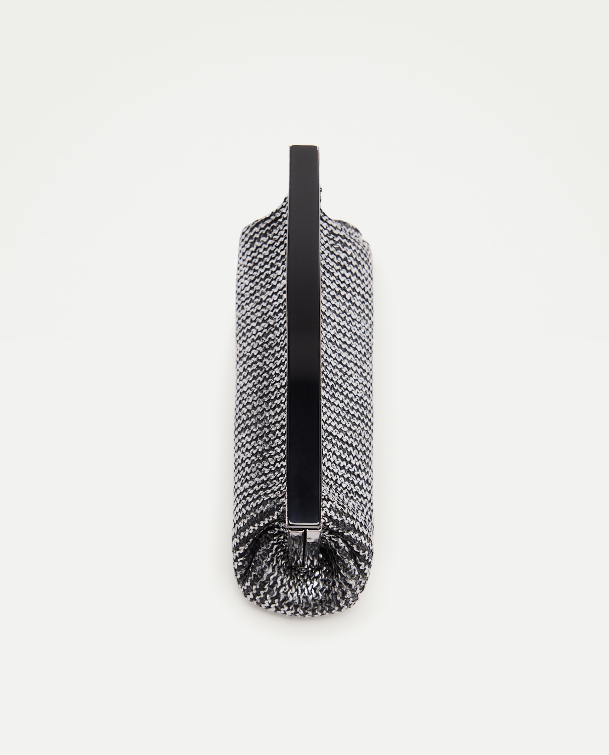 Mala Clutch de Ráfia de Forma Alargada Preto-4