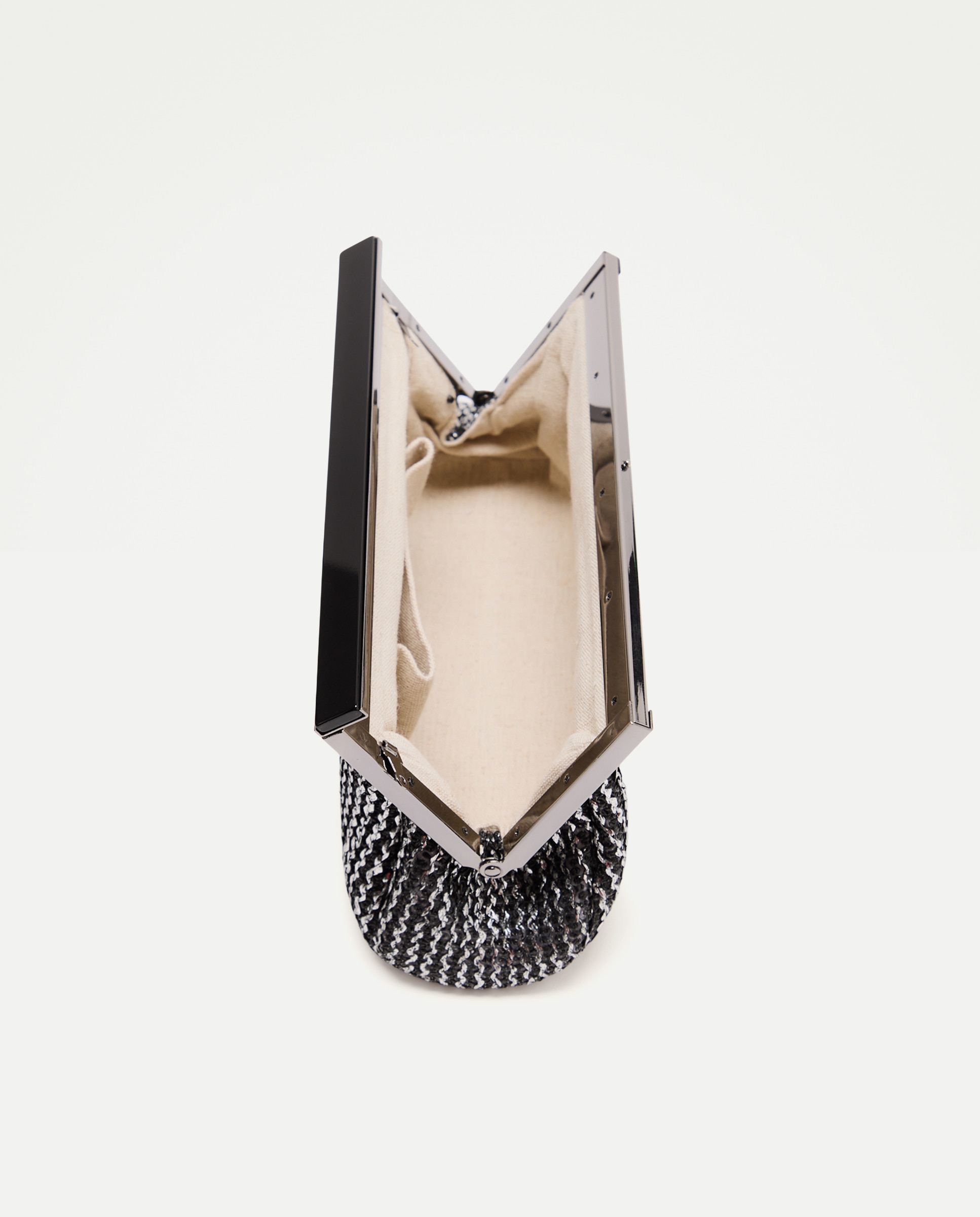 Mala Clutch de Ráfia de Forma Alargada Preto-5