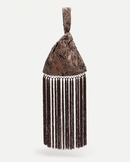Bolso saco con pedrería y flecos