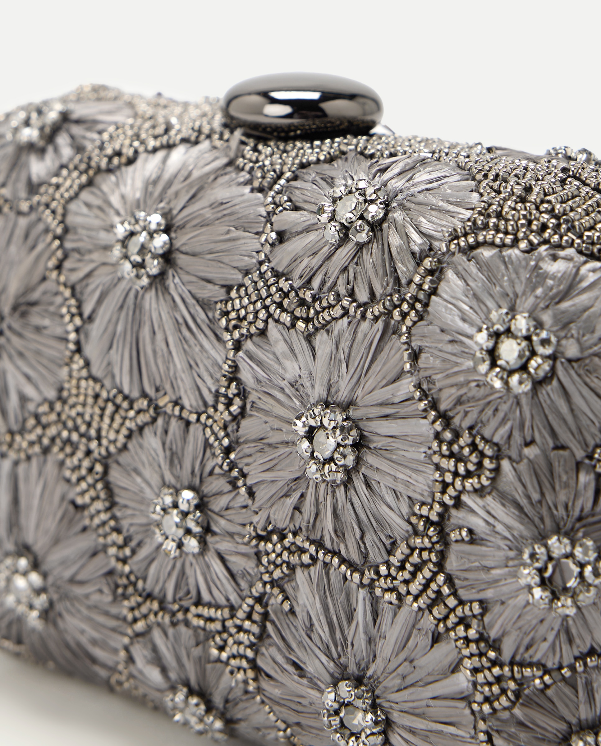Mala Clutch de Ráfia e Pedraria com Forma de Flores Prateado envelhecido-3