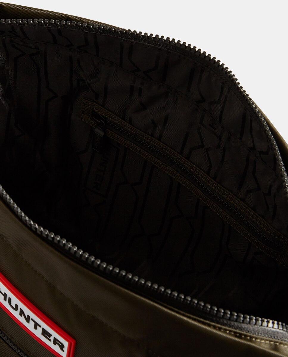 Mala Tipo Tote Média com Fecho de Correr e em Nylon - Verde Militar Verde-militar-3