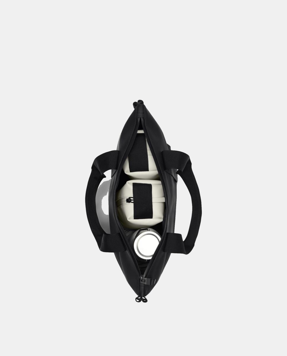 Imagen 4 de Tote pequeño Mico negro resistente al agua con bandolera extraíble - Rains - Negro Negro