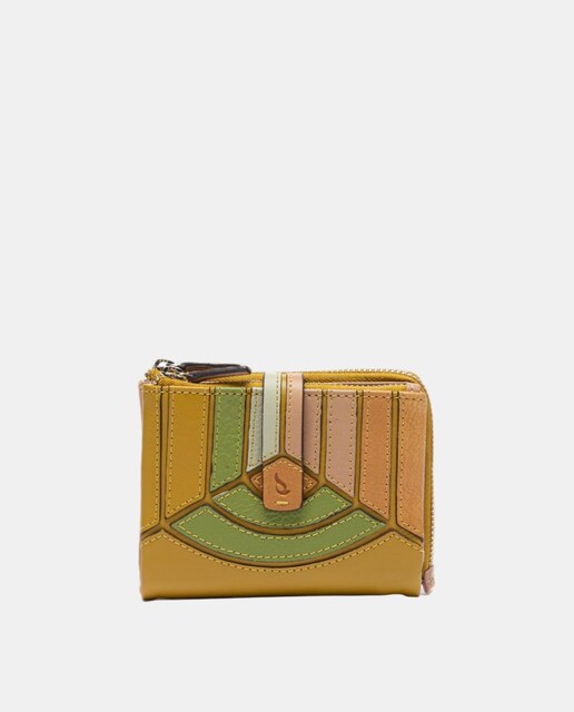 Imagem 0 de Carteira Pequena em Pele com Patch