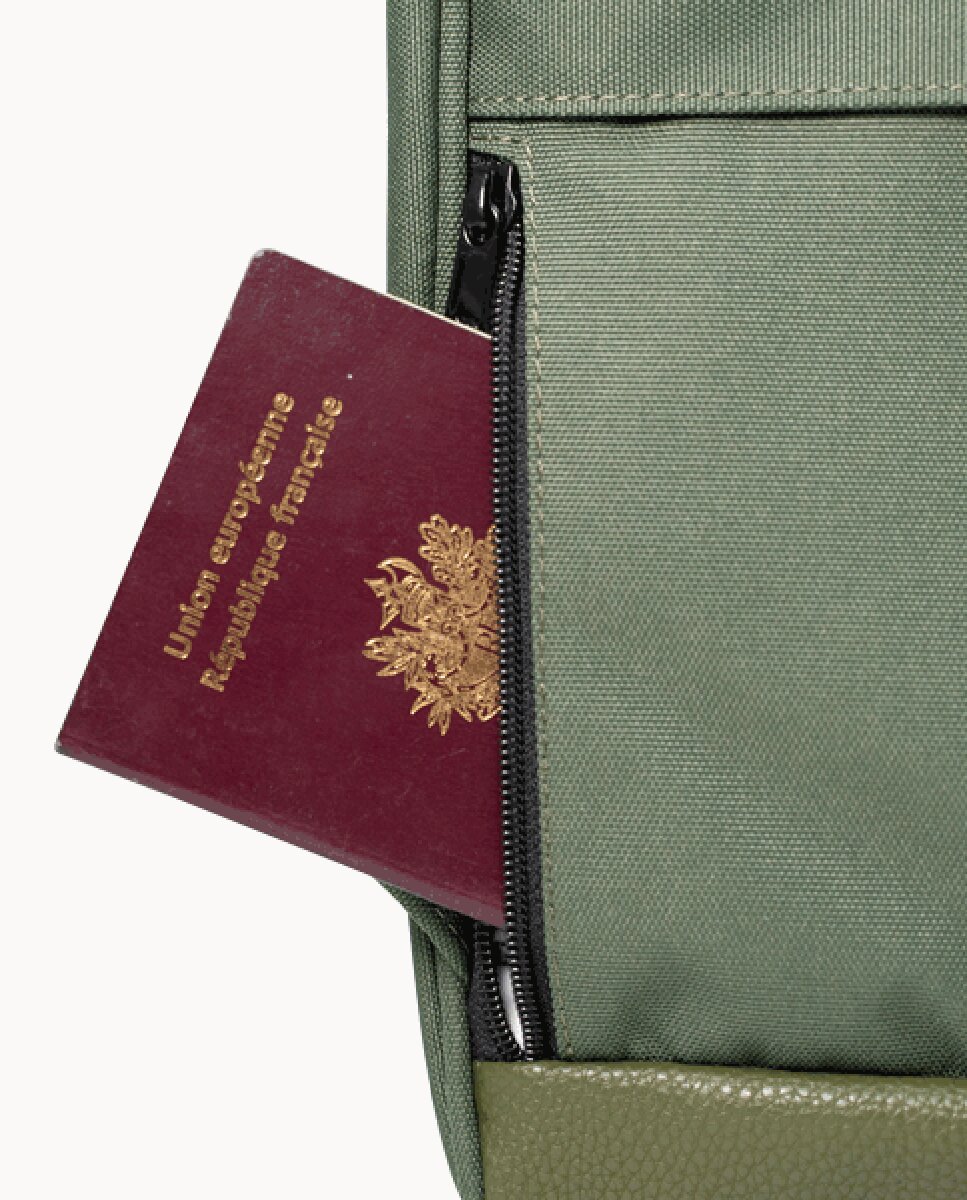 Mochila Adventurer Seoul Medium em Poliéster Reciclado Repelente à Água - Verde Militar Verde-militar-12