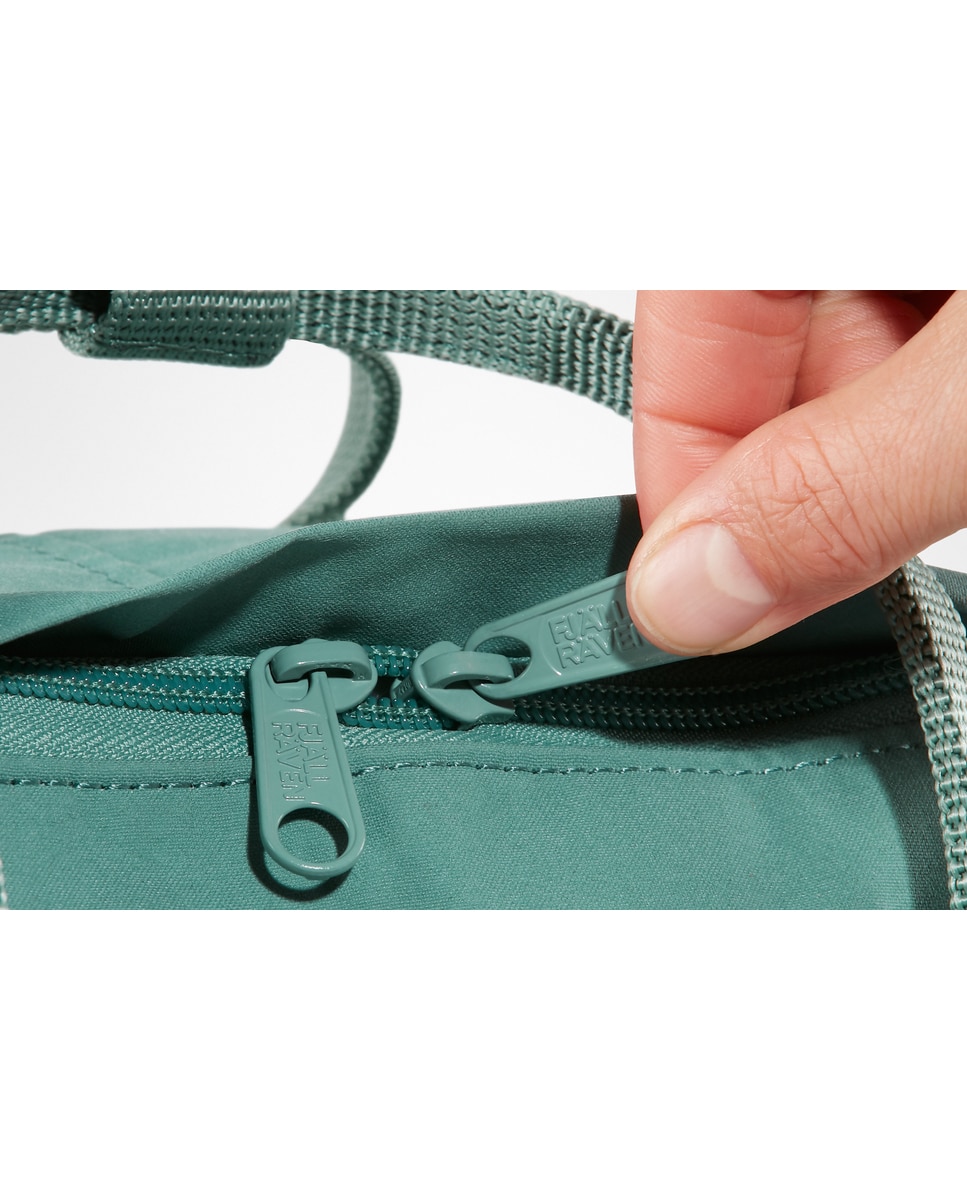 Mochila Kånken F23510 16L cor 021-921 fog-striped Camel-14