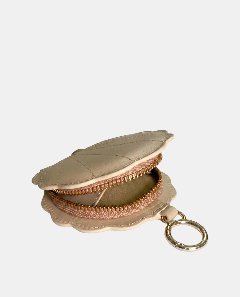 Porta-chaves Charm Concha em Pele Bege-3