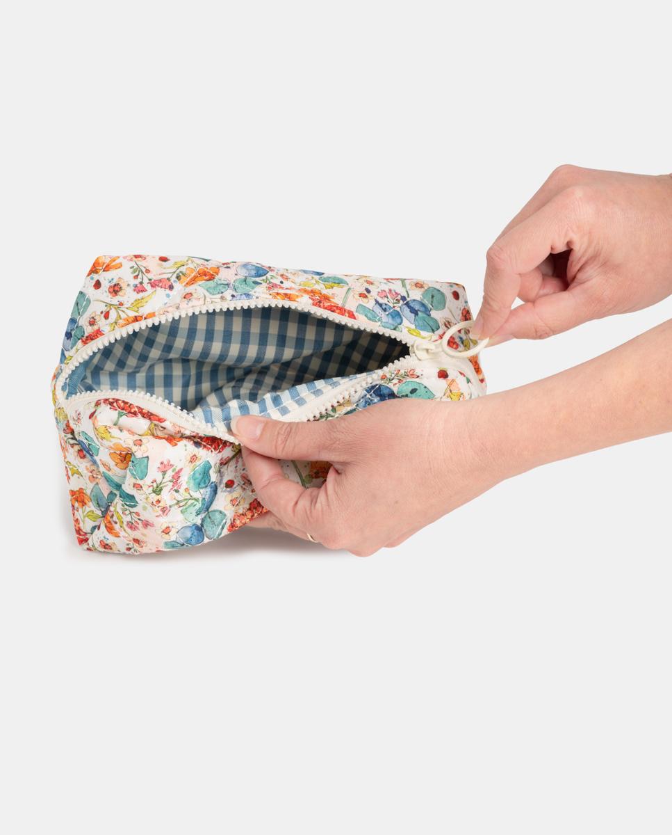 neceser-acolchado-flores-multicolor-petite-mafalda-el-corte-ingl-s