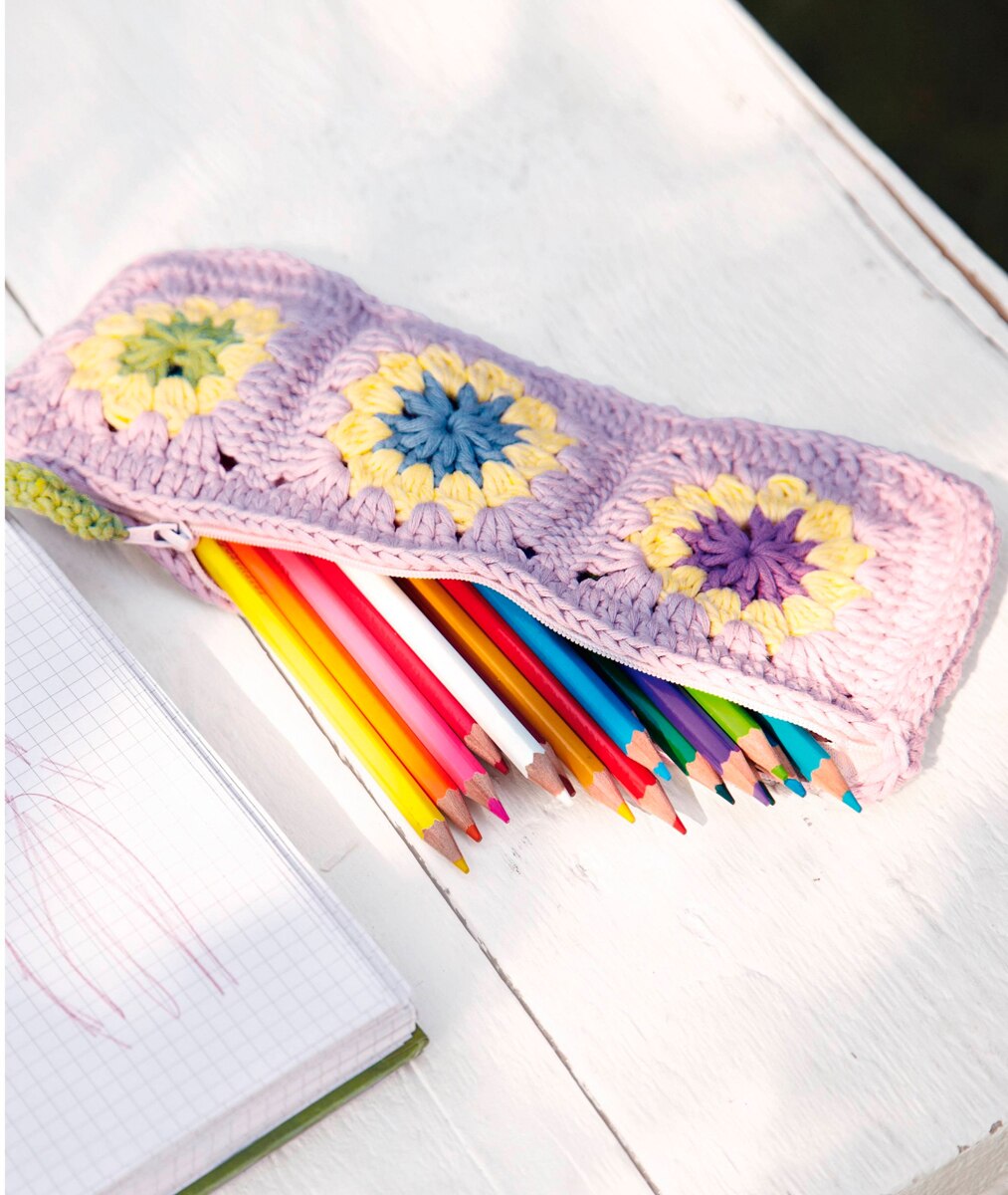Granny squares con diseños actuales: 20 proyectos de ganchillo para cualquier época del año 3
