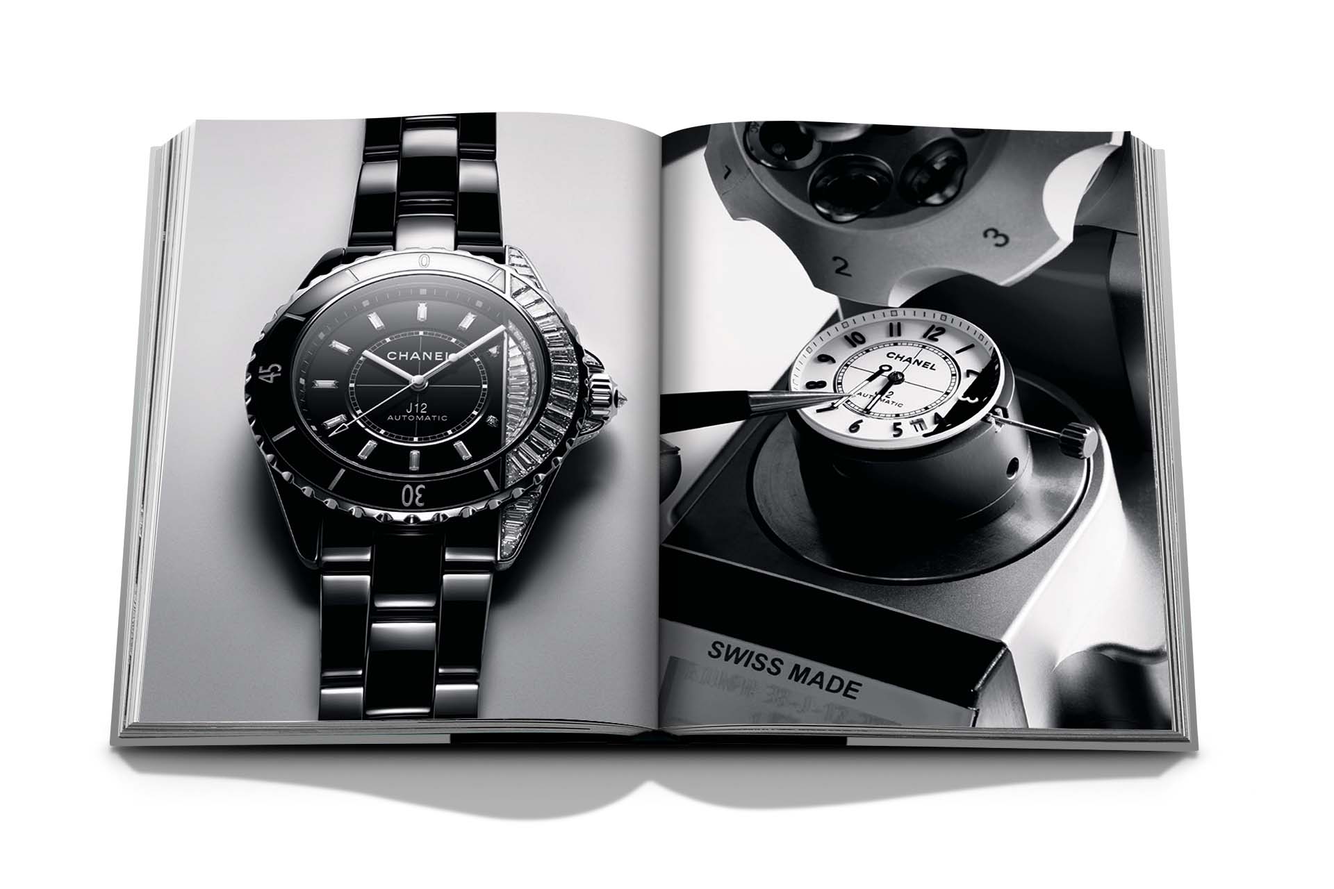 Chanel set of 3 : fashion, jewelry & watches, perf 11