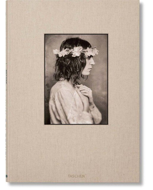 Before easter after.Lynn goldsmith.Patti smith 1