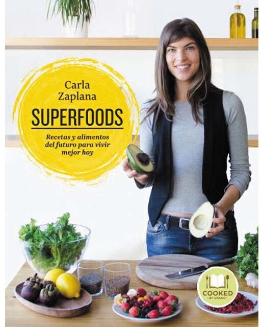 Superfoods: Recetas y alimentos del futuro para vivir mejor hoy (Capa mole com abas) 1