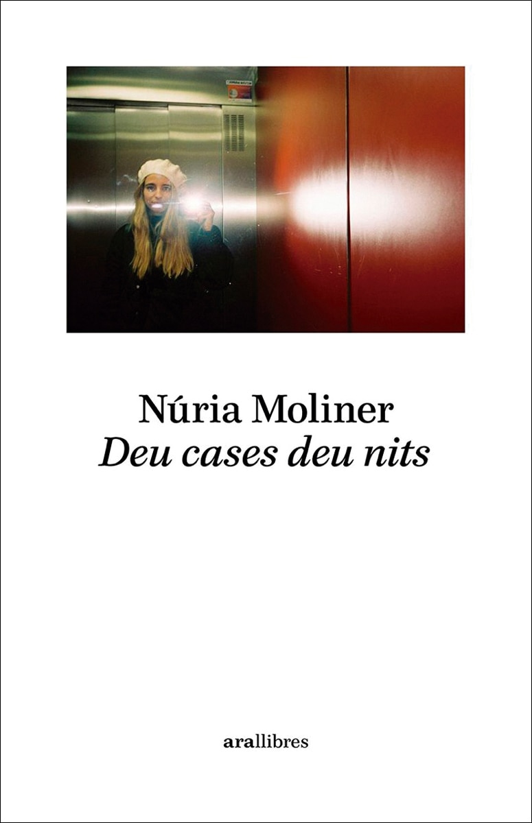 Deu cases deu nits (Capa mole com abas) 1
