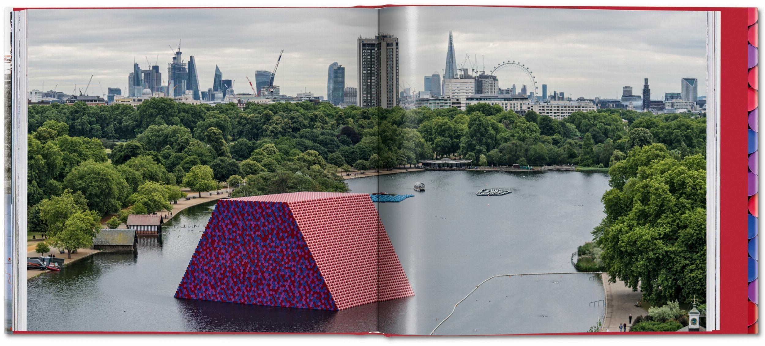 Christo and Jeanne-Claude. Barrels and The Mastaba 1958&2018 (Capa dura) 8
