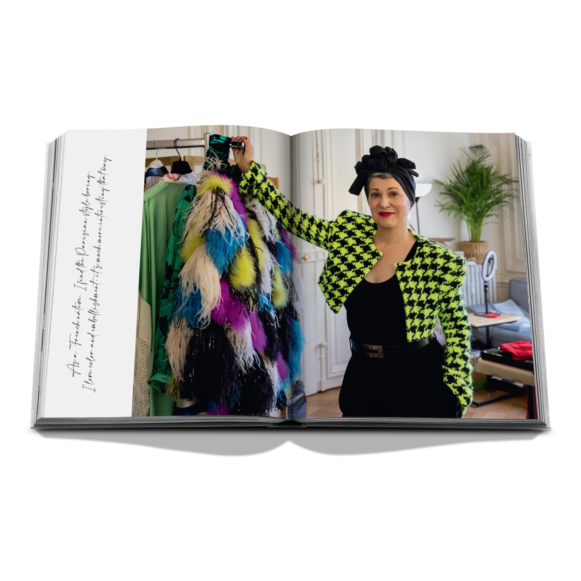 Emily in paris: the fashion guide classic collecti 5
