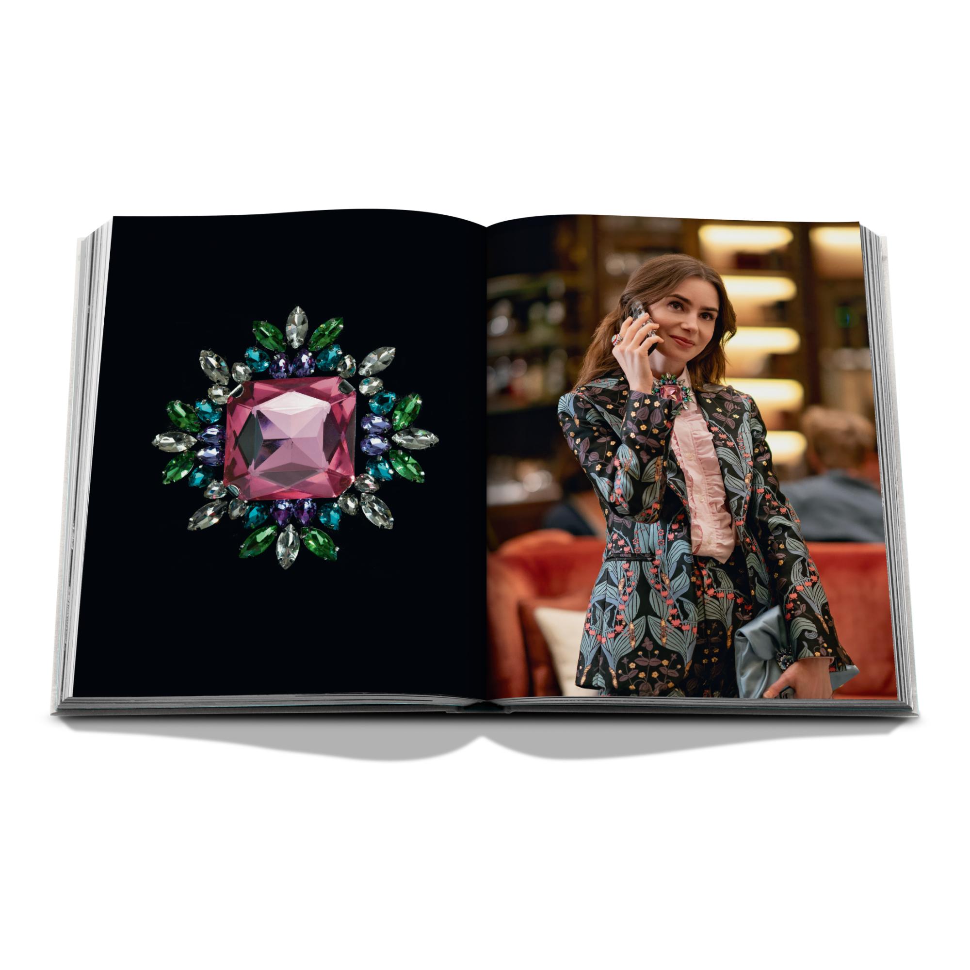Emily in paris: the fashion guide classic collecti 9