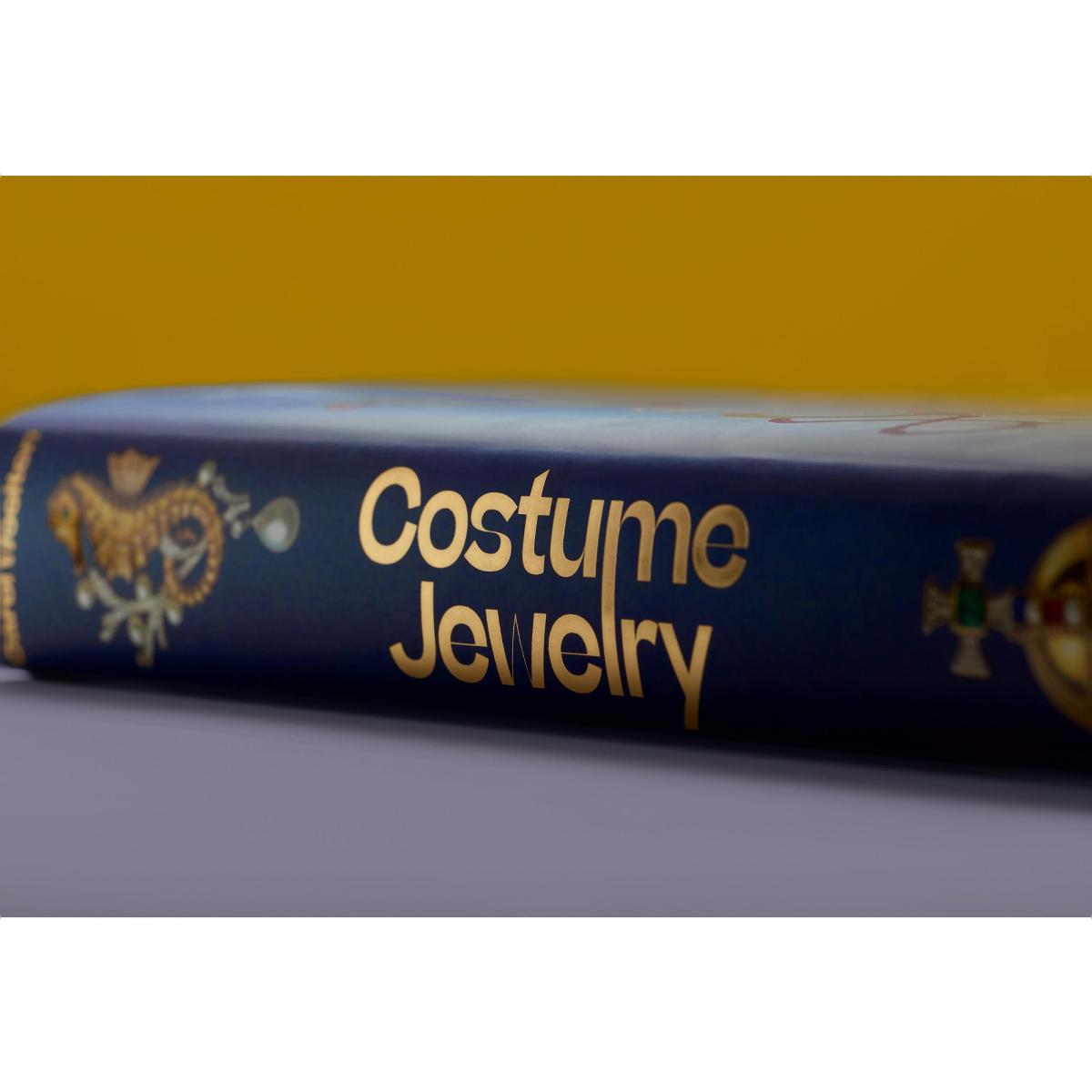 Costume Jewelry (Capa dura) 13