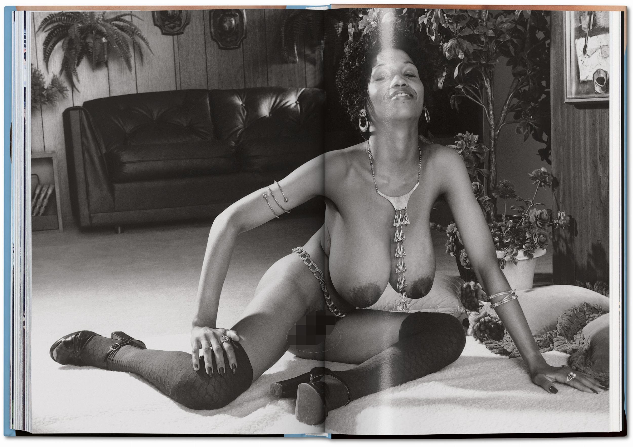 The Little Big Book of Breasts  (Tapa dura) 5