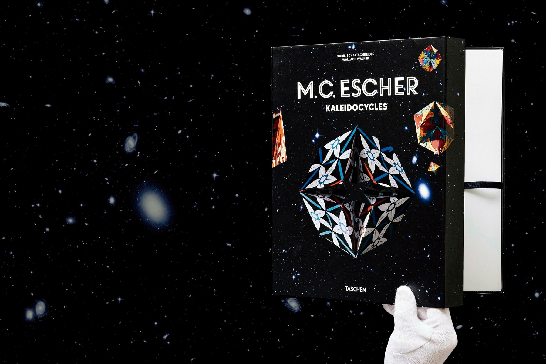 M.C. Escher. Kaléidocycles 19