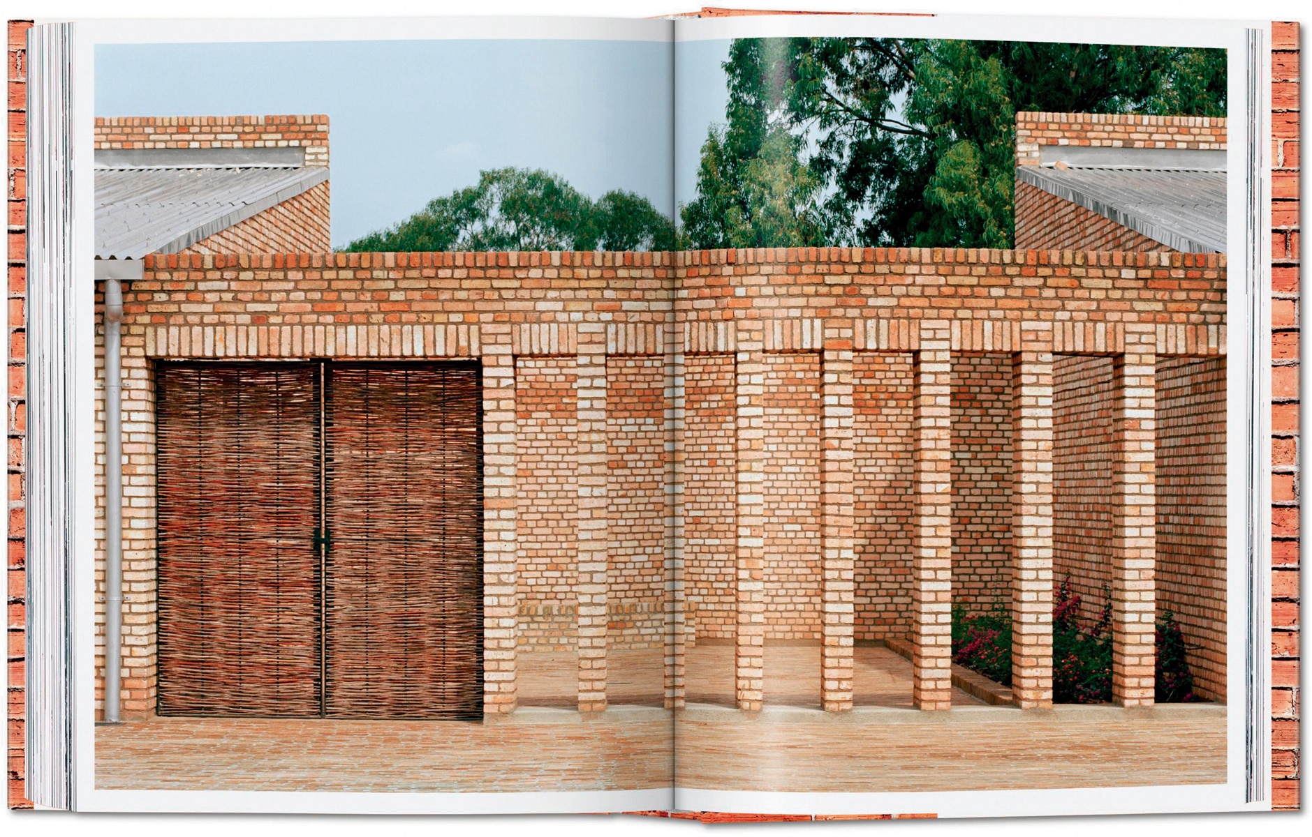 Contemporary Brick Buildings (Capa dura) 4