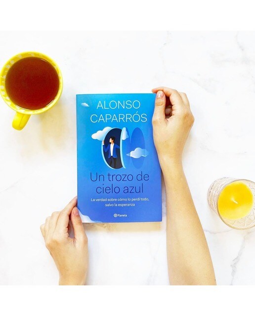 Un trozo de cielo azul: La verdad sobre cómo lo perdí todo, salvo la esperanza (Capa mole com abas) 2