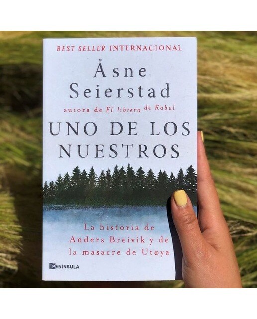 Uno de los nuestros: La historia de Anders Breivik y de la masacre de Utøya (Capa mole com abas) 2