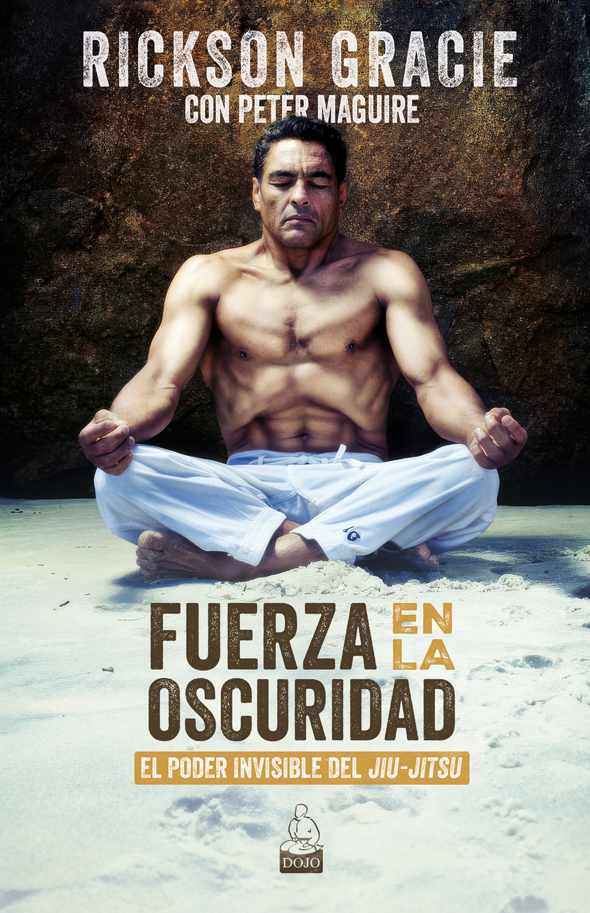 Imagem 0 de FUERZA EN LA OSCURIDAD (Capa Mole com Lapelas)