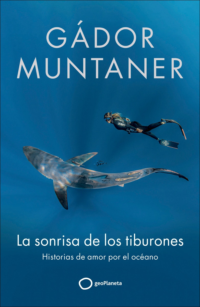 La sonrisa de los tiburones: Historias de amor por el océano (Capa mole com abas) 1