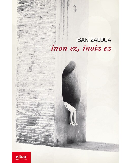 Inon ez, inoiz ez (Capa mole com abas) 1