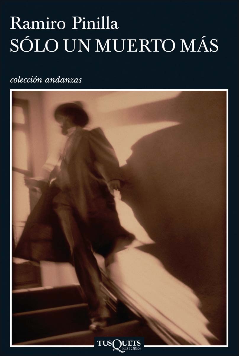 Imagem 0 de Sólo un muerto más (Capa mole com abas)