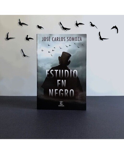 Estudio en negro (Capa mole com abas) 2
