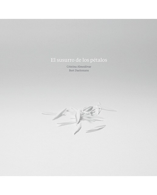 Imagen 0 de El susurro de los pétalos  (Tapa dura)