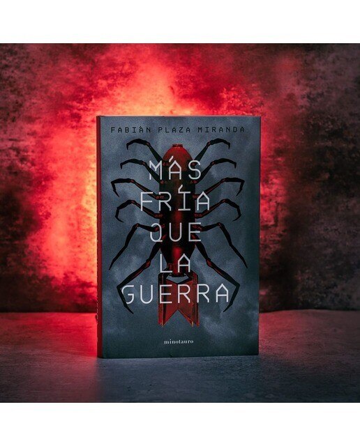 Más fría que la guerra  - Premio Minotauro 2021  (Tapa dura) 2