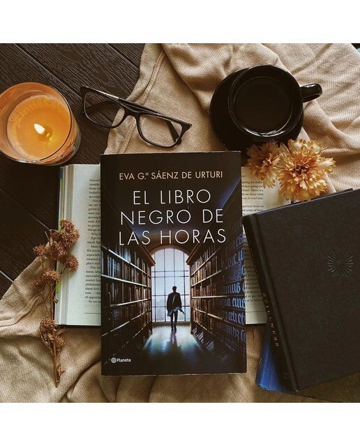 El Libro Negro de las Horas (Serie Kraken, 1) (Tapa dura) 6
