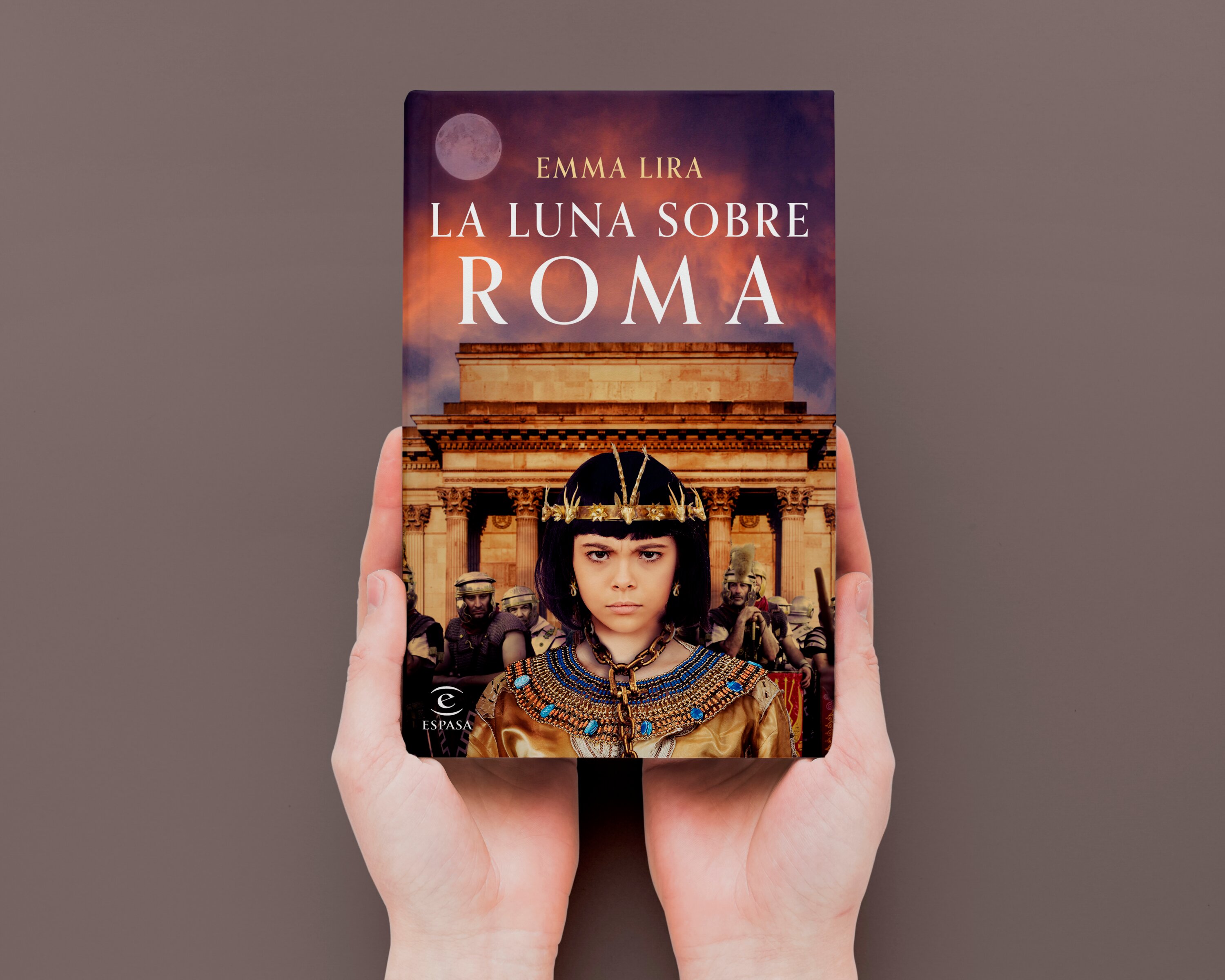 La luna sobre Roma  (Tapa blanda con solapas) 2
