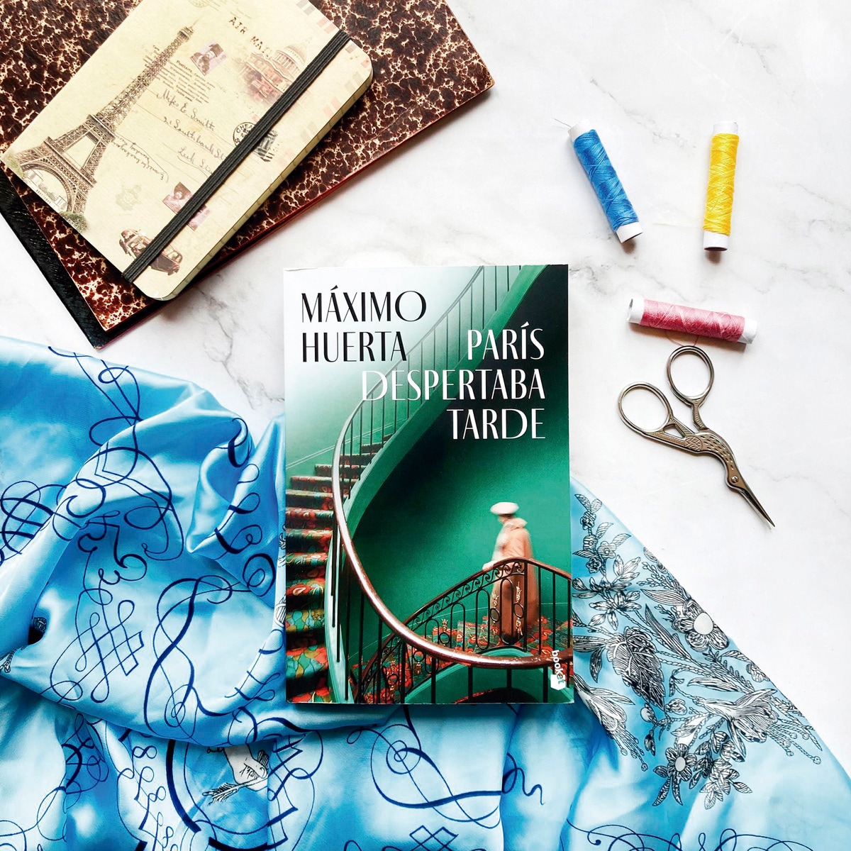 París despertaba tarde (Bolso) 3