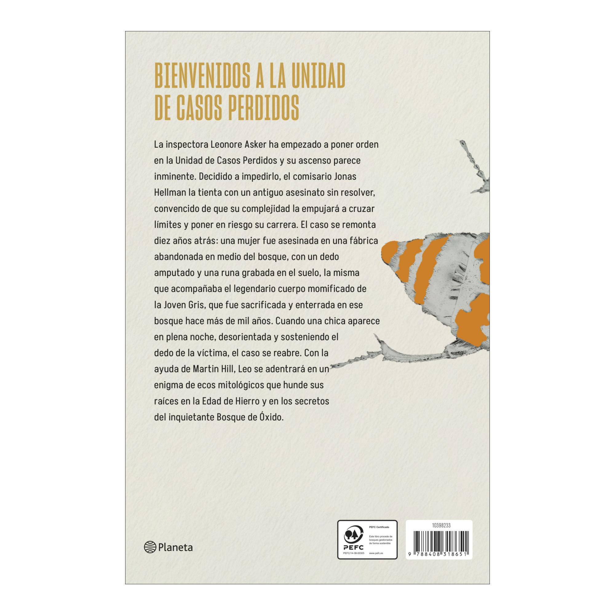 Los crímenes del bosque (Capa mole com abas) 2