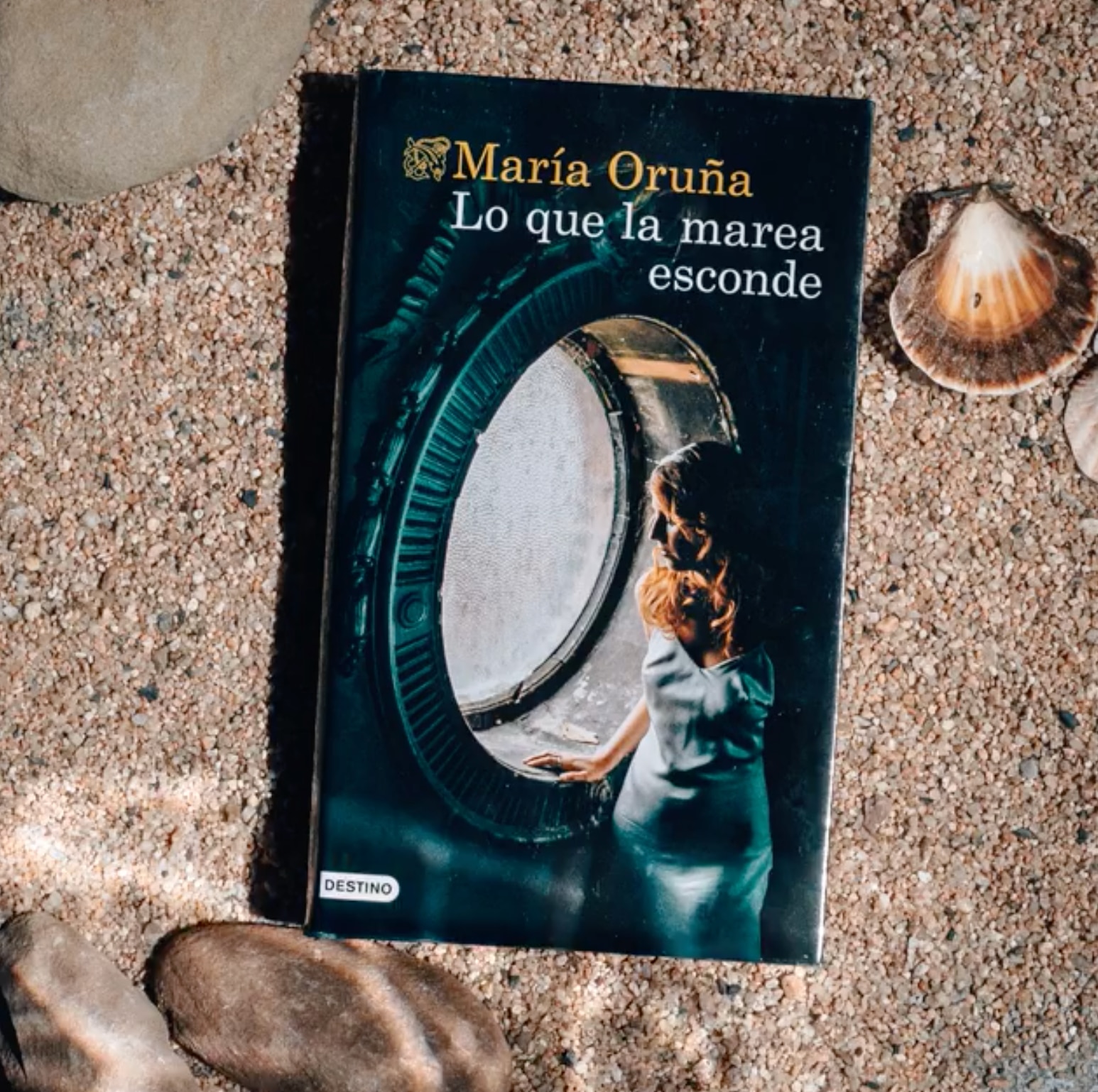 LO QUE LA MAREA ESCONDE (LIBROS PUERTO E  (Bolsillo Capa Mole) 3