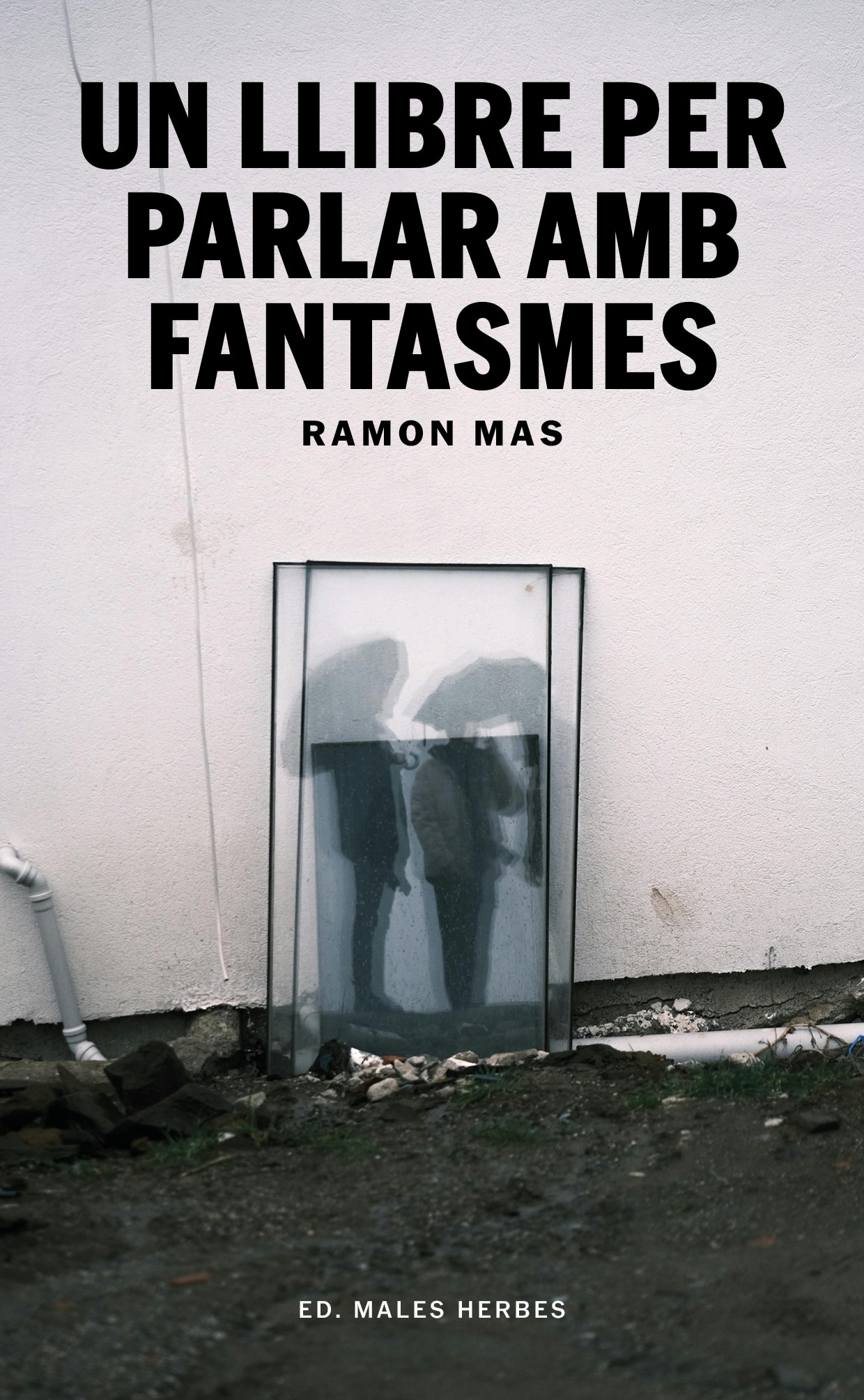 Imagem 0 de UN LLIBRE PER PARLAR AMB FANTASMES (Capa Mole com Abas)