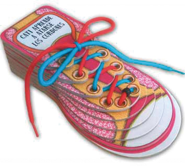 Cati Aprende A Atarse Los Cordones 1