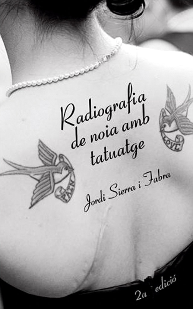 Imagen 0 de Radiografia de noia amb tatuatge (Tapa blanda)