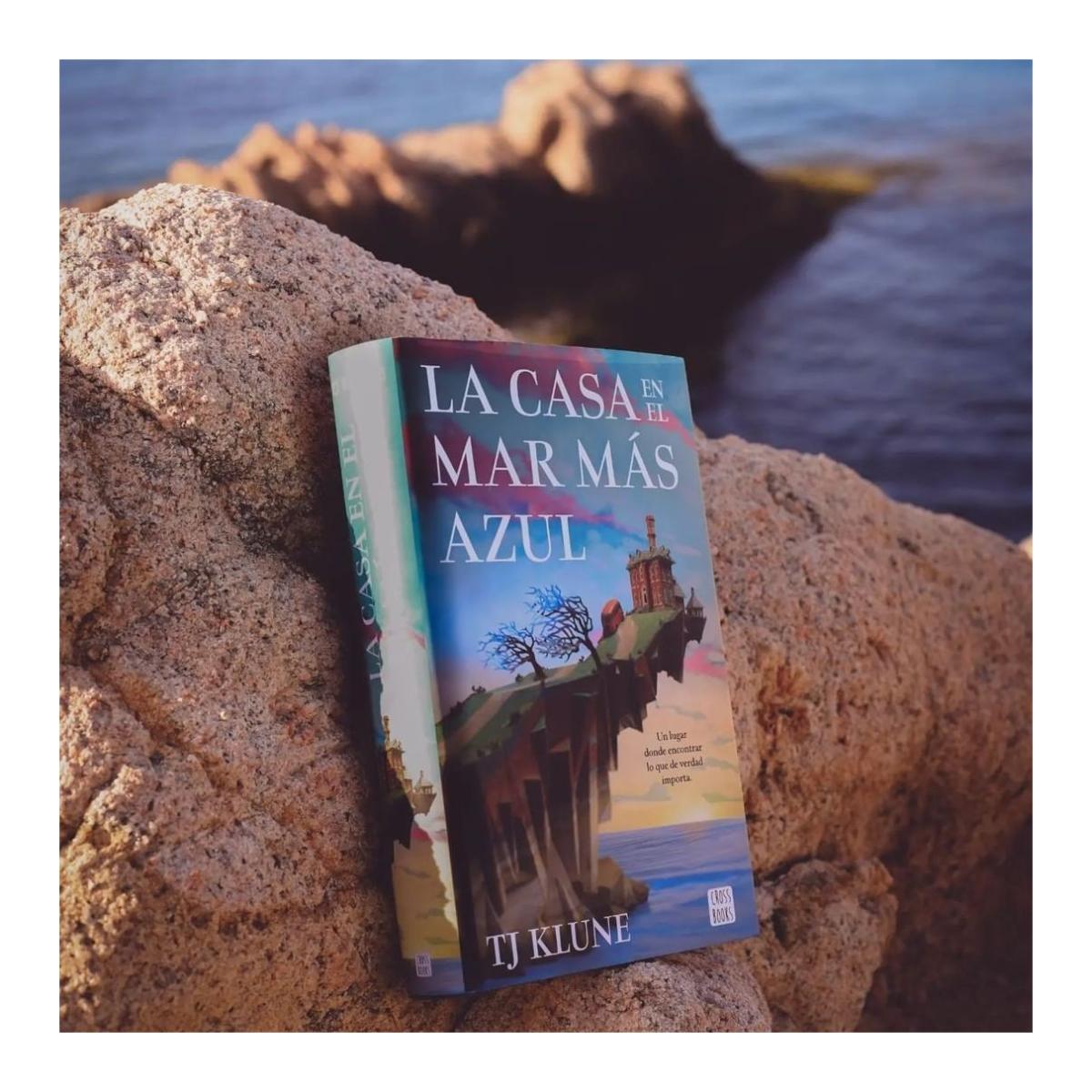 LA CASA EN EL MAR MÁS AZUL (Bolsillo) 2